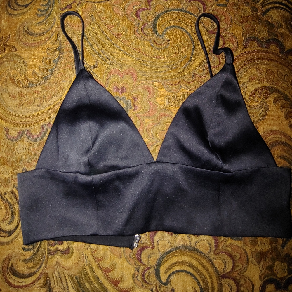 Crop top.